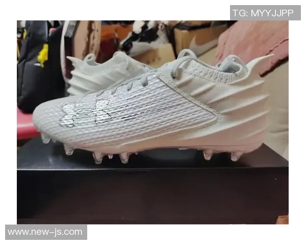 如何为足球明星选择合适的鞋码和尺码技巧分享