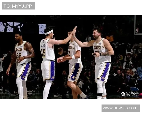 湖人三对三精彩对决展现团队默契与个人技巧的完美结合